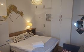 Studio, Place De La Nation, 1Mn A Pied Du Metro 1,2,6,9 Et Rer A